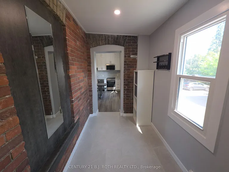 82 Albert St N #4 — Photo 5