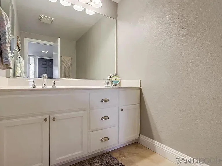 13563 Longfellow Ln — Photo 19