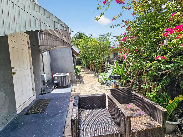 2438 NE 184th St — Photo 11