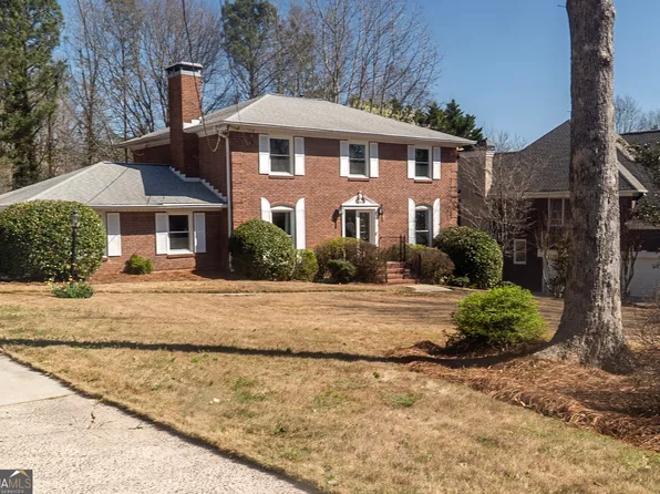 2652 Fontainebleau Dr, Dunwoody, GA 30360