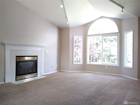 2nd image of 1215 Loves Hill Dr