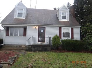 46 Scotland Ln, New Castle, PA 16101