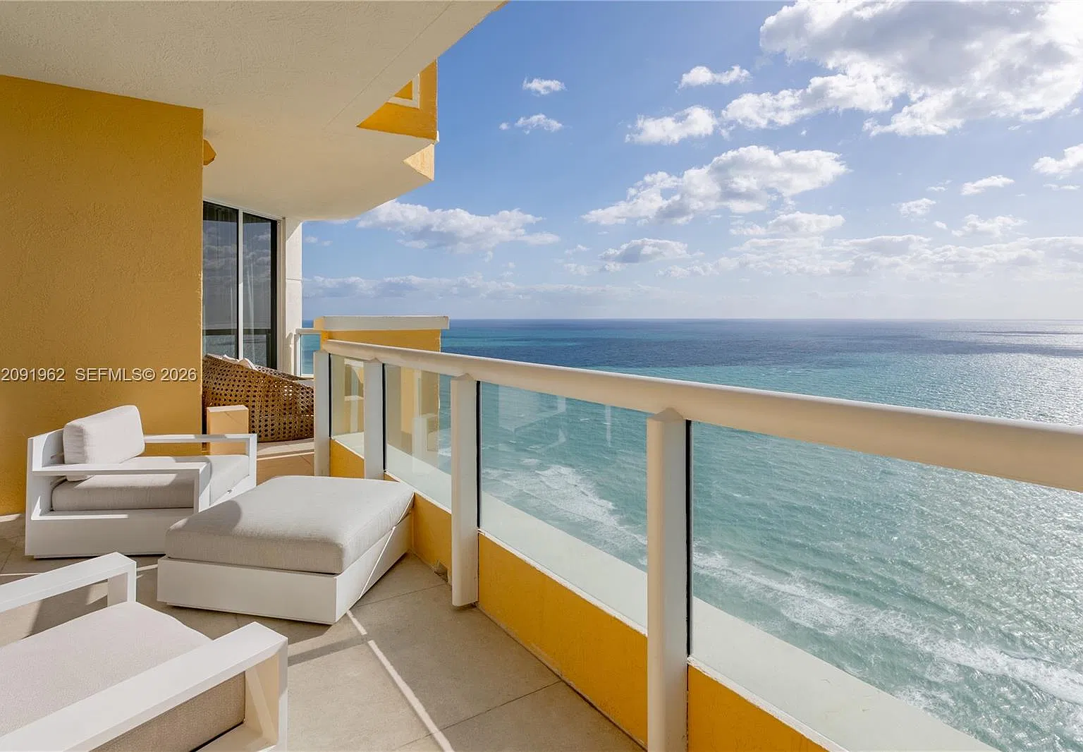 Acqualina Ocean Residence — Photo 1