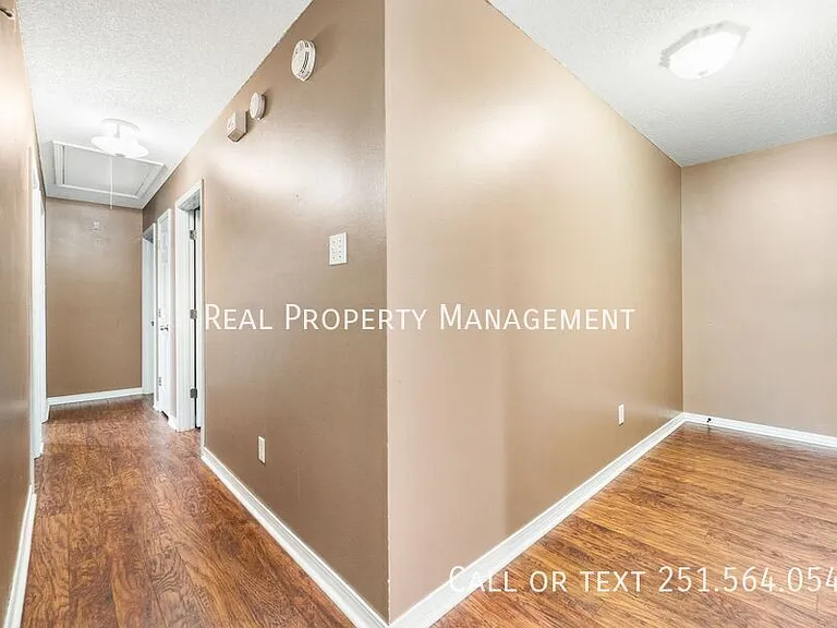 9631 Royal Woods Dr N — Photo 7