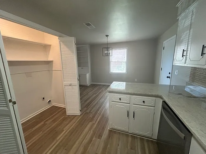 19 Woodpond Ct — Photo 4