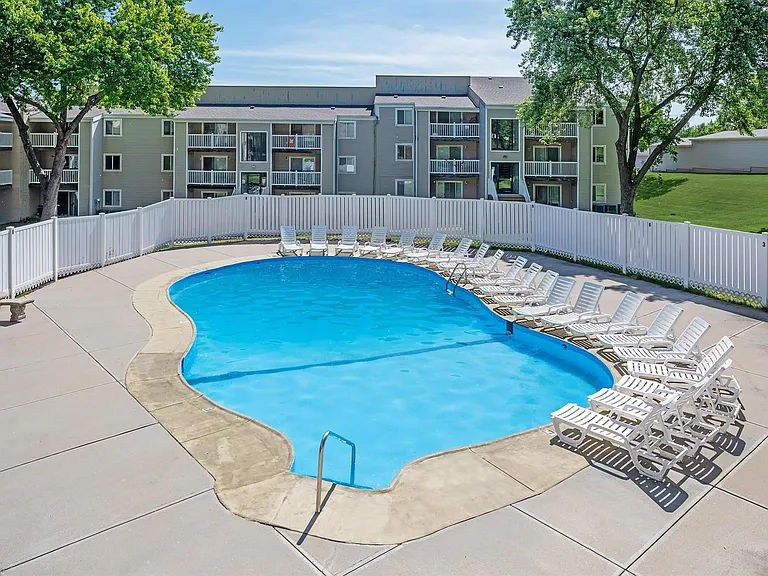 Grover Square Apartments — Photo 10