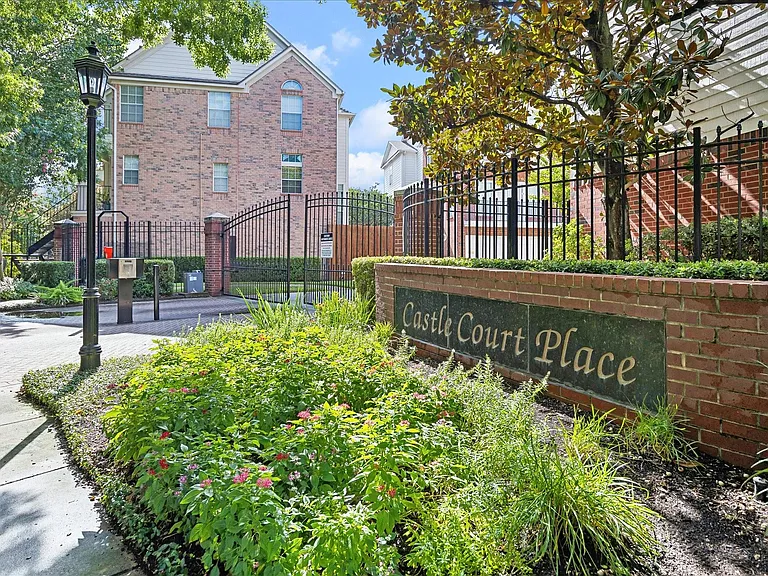 4443 Castle Court Pl — Photo 27