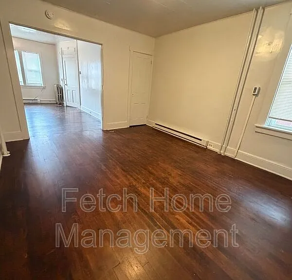 422 W King St #1 — Photo 3