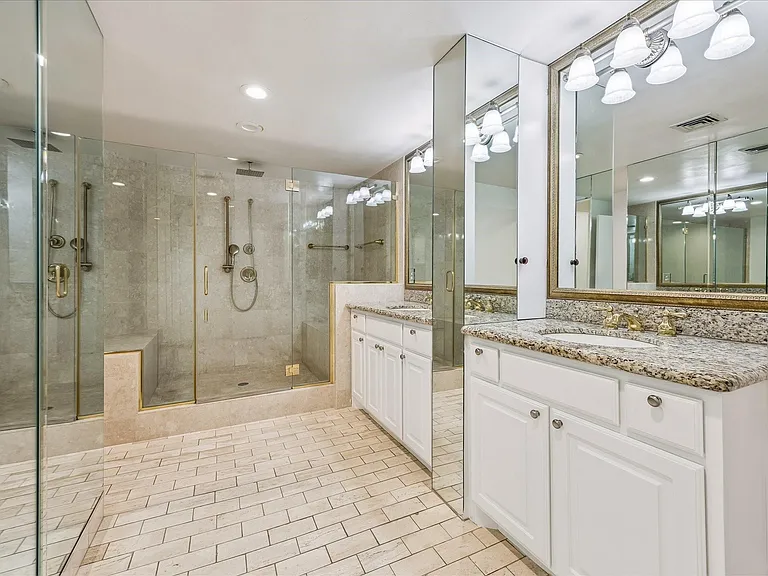 21 Briar Hollow Ln #501 — Photo 14