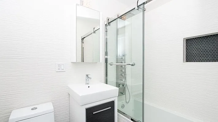 Rented by Nooklyn NYC LLC | media 21