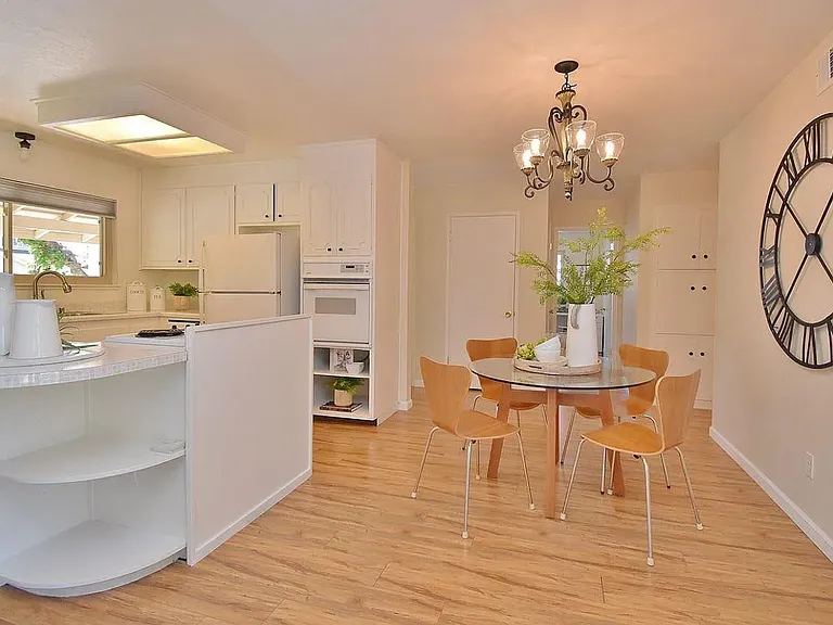 4325 Satinwood Dr — Photo 6
