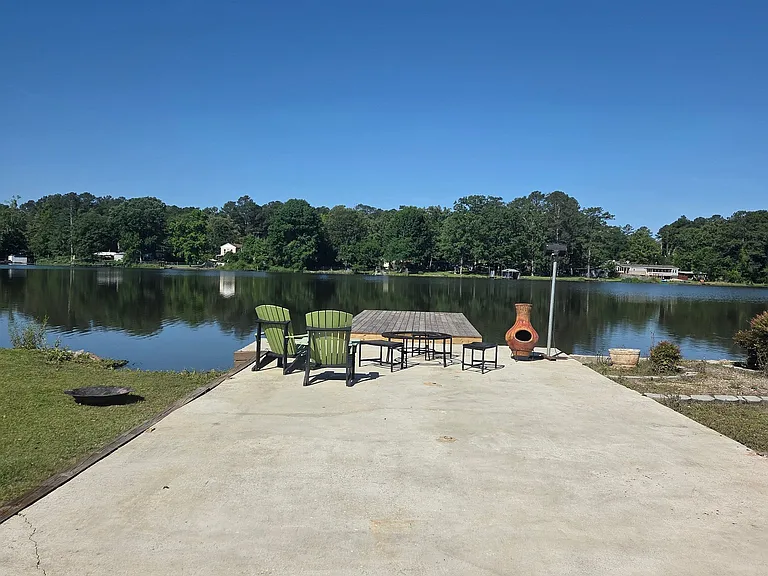 4560 Shore Dr — Photo 1