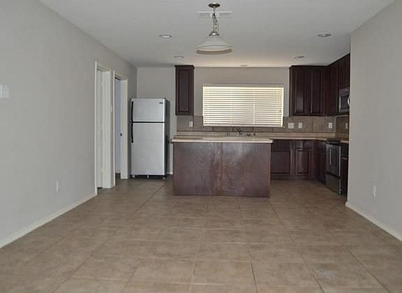 5th image of 412 Chase Hill Ln