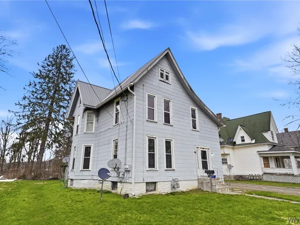119 Chestnut St, Gowanda, NY 14070