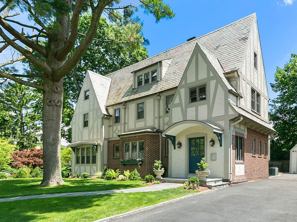 21 Monroe Ave Larchmont, NY-2 copy.jpg