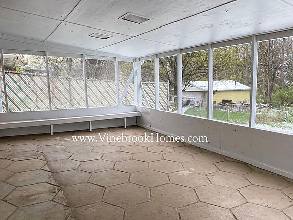 2nd image of 5734 Durand St