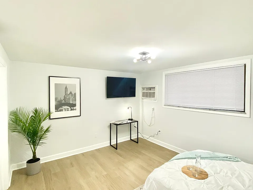 58 E 11th Ave #2
