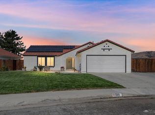 406 Oakwood Ct, Tehachapi, CA 93561