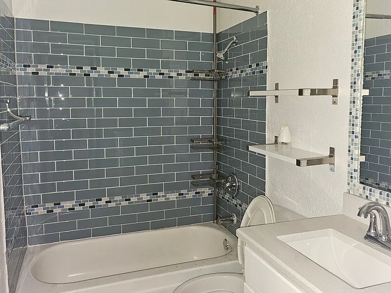 4904 Beacon Ct — Photo 11