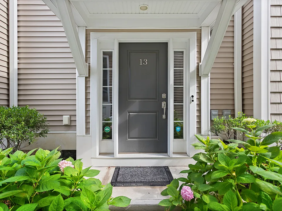 91 W Broad St #13
