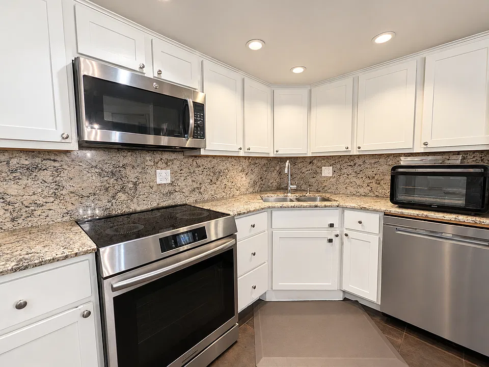 415 W Grant Pl