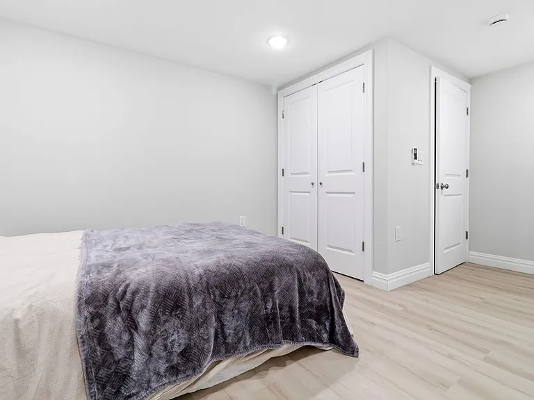 461 Pavonia Ave #1 — Photo 10
