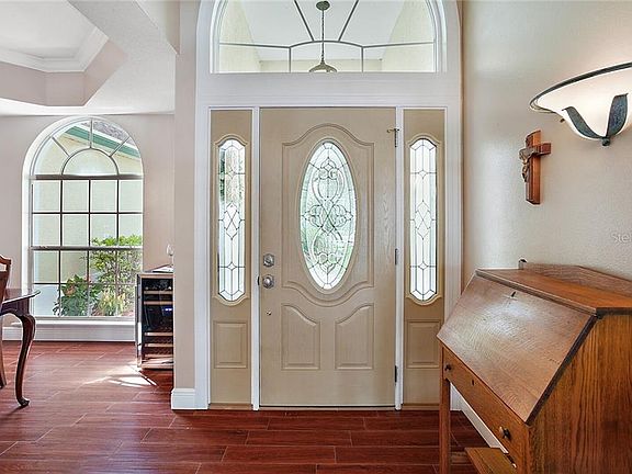 3rd image of 33107 Lake Bend Cir