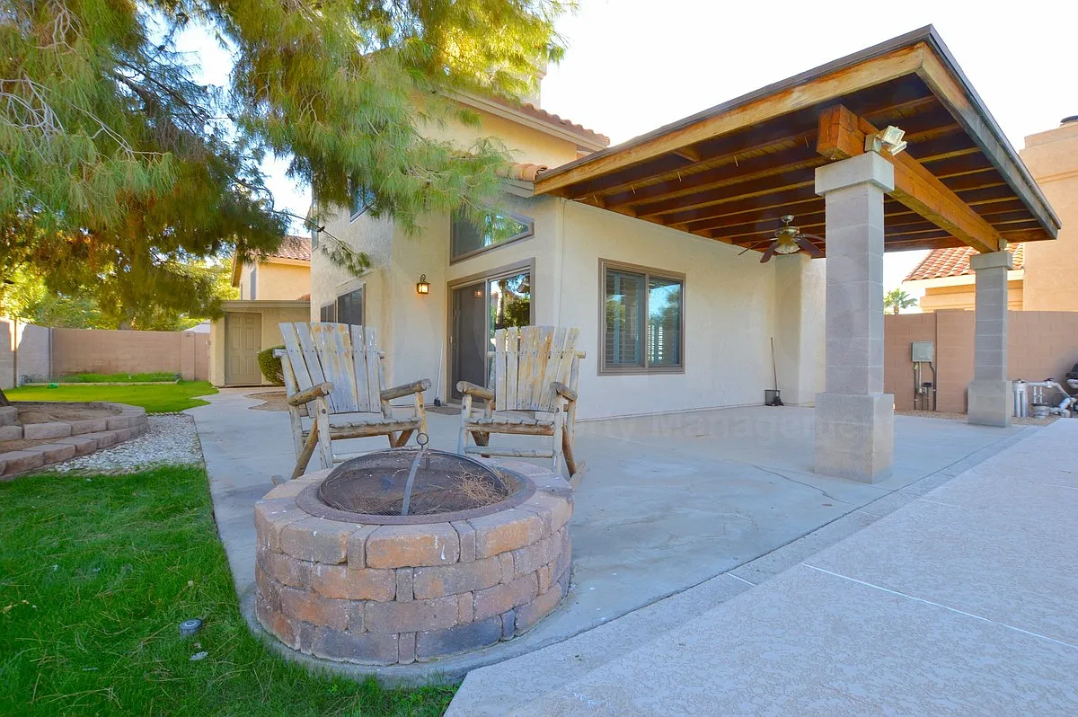 3 bed, 2.0 bath, 1496 sqft, $2,649 — Photo 3