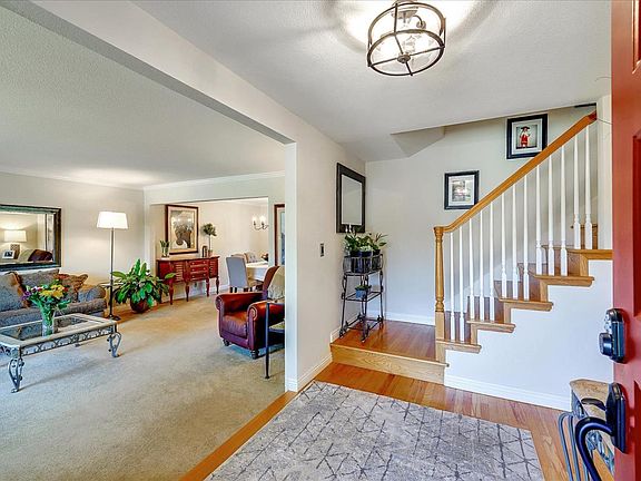 5th image of 600 Encino Dr