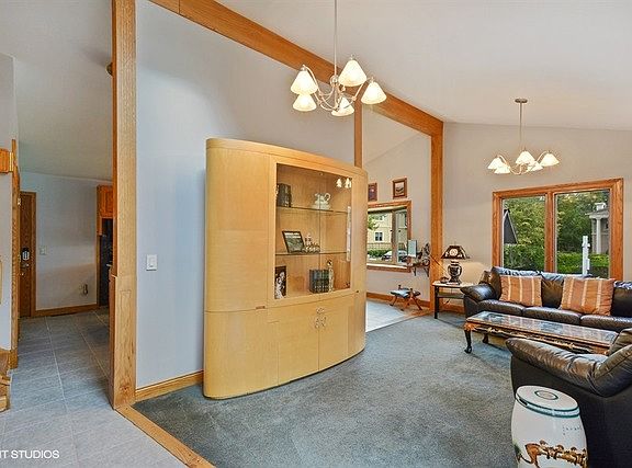 5th image of 26878 N Oakdale Ln
