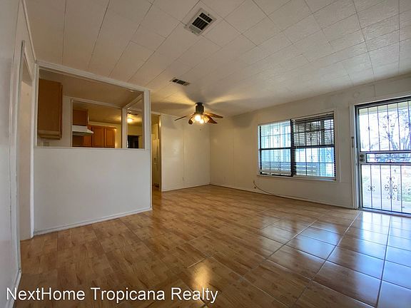 4th image of 1802 Fairview Dr #A