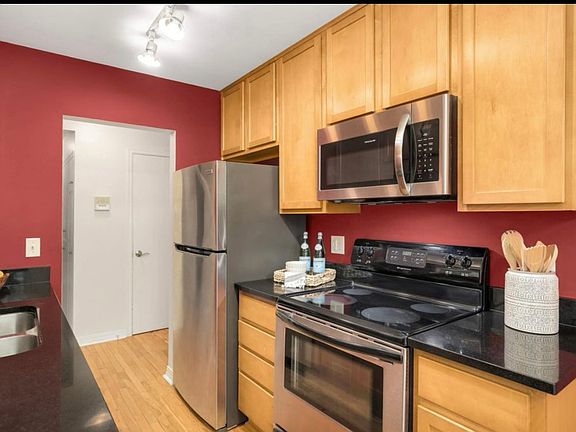 5th image of 2706 Humboldt Ave S APT 302