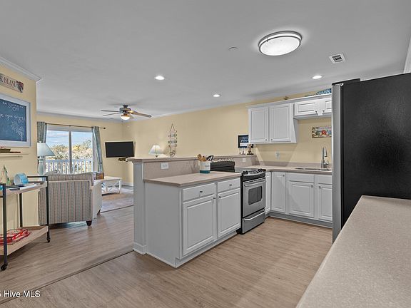3rd image of 105 SE 58th Street #2303