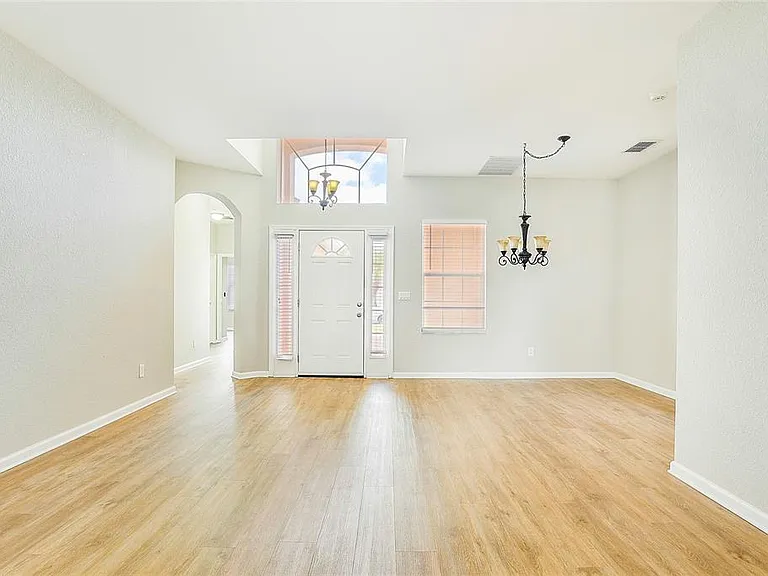 2920 Willow Creek Ln — Photo 19