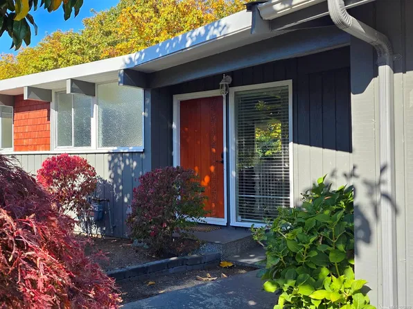 830 Beach Dr, Nanaimo, BC V9S 2Y3