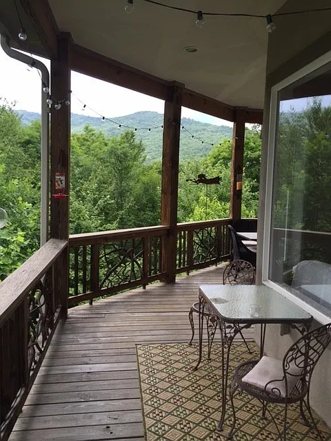 370 Country Club Dr