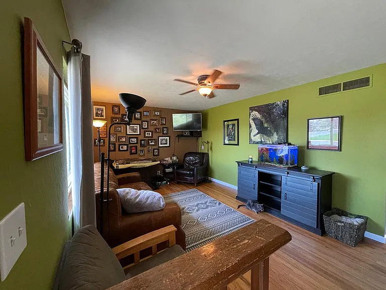 1532 W Lake St — Photo 2