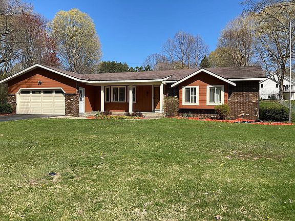 2nd image of 13376 Lakeshore Dr