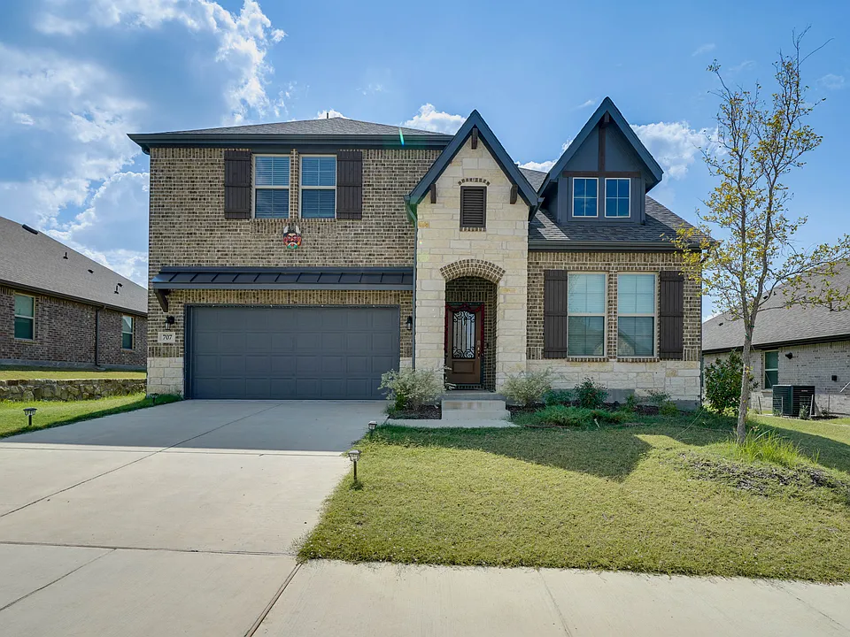 707 Gatecrest Dr
