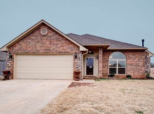 9920 SW 36th St, Yukon, OK 73099