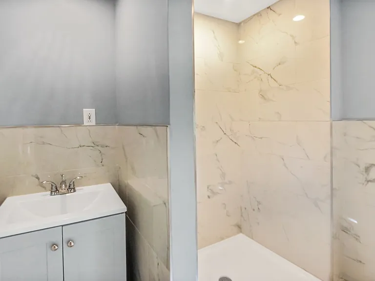 6 Bush Ave — Photo 14