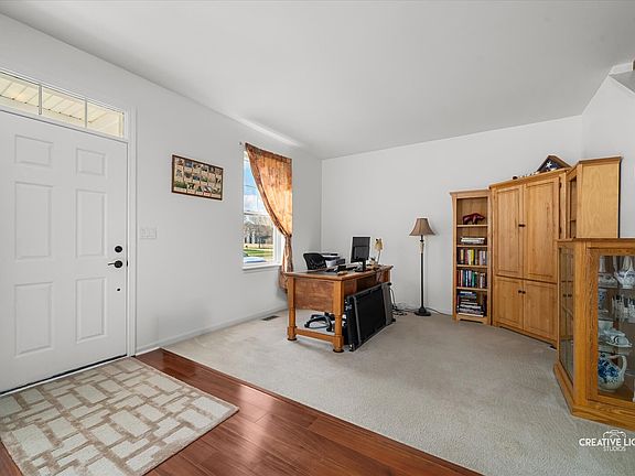 3rd image of 577 Cardinal Ave