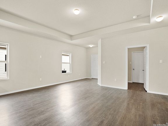 3rd image of 4115 Admirals Bend