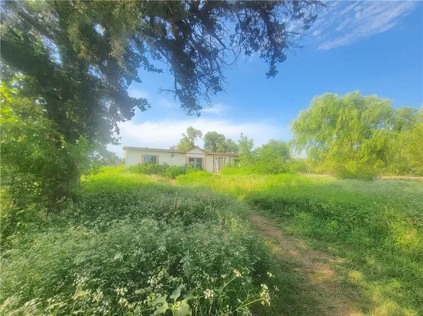 28243 SE 700th Rd, Kincaid, KS 66039