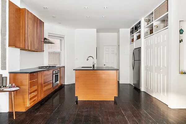 Rented by Compass | media 10