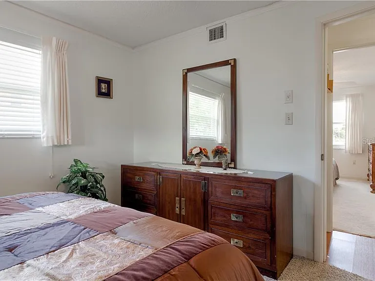 37 Oakland Hills Pl — Photo 24