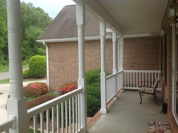 3rd image of 204 Holland View Dr