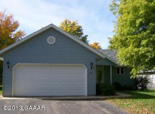 623 E Lake Cowdry Rd NW, Alexandria, MN 56308