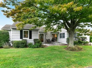 24 Saint Andrews Cir, Southampton, NY 11968