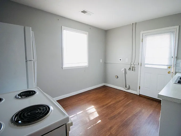 901 Central Dr — Photo 16